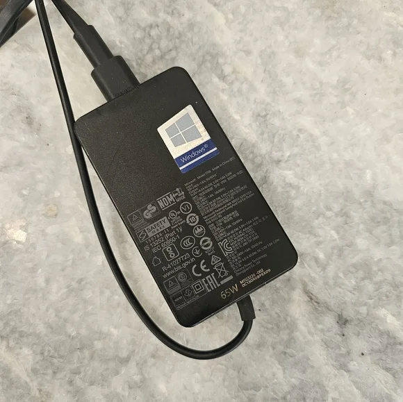 Microsoft Surface Charger - Picture 2 of 4